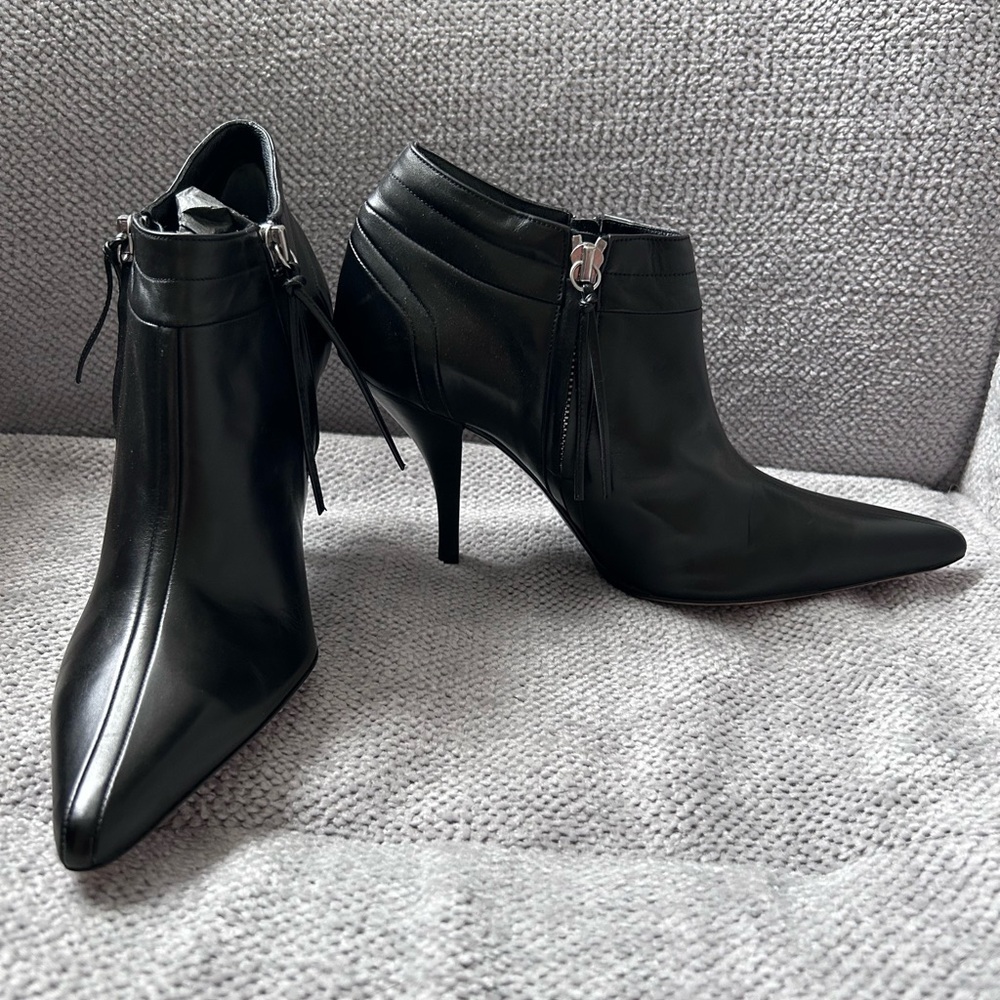 Narciso Rodriguez Black Leather Side Zip Pointed Toe Ankle Boots Size 38